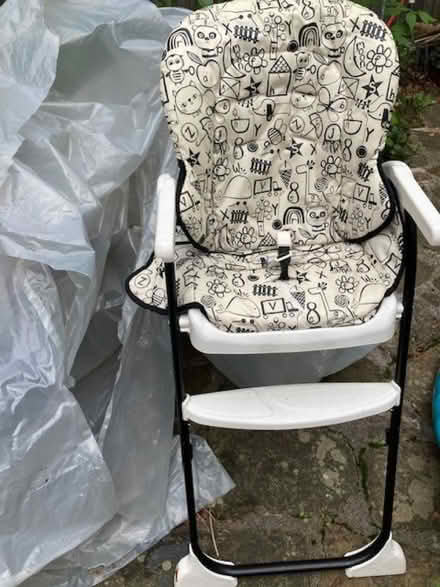 Photo of free High chair and table (Weybridge KT13) #1
