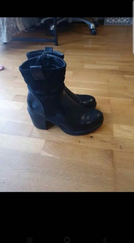 Photo of free Back boots size 4.5 (Chesham HP5) #1