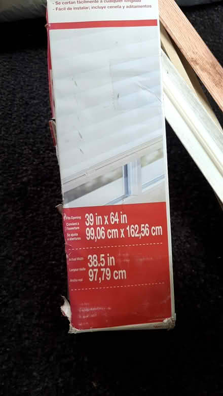 Photo of free white mini-blind (Ledyard, CT) #1