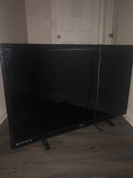 Photo of free Flat screen tv Philips 50 inch (Sandy springs) #1