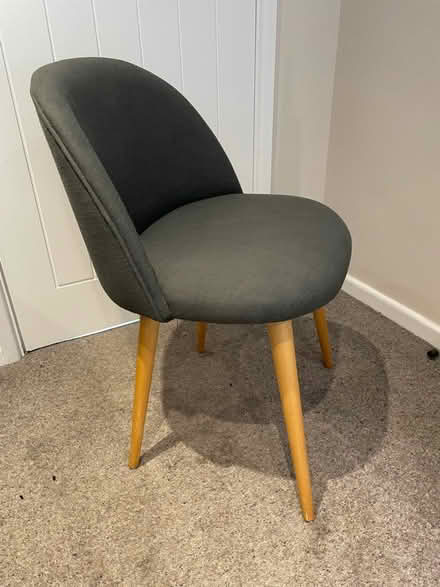 Photo of free 5 dining chairs (Twyford RG10) #1