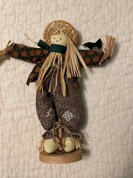 Photo of free Scarecrow Fall Decor Item (Putnam Valley) #1
