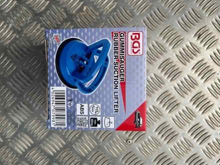 Photo of free Suction cup lifter (Bush EX23) #1