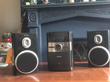 Photo of free Digital Radio, speaker, Ipod dock (Dunfermline) #1