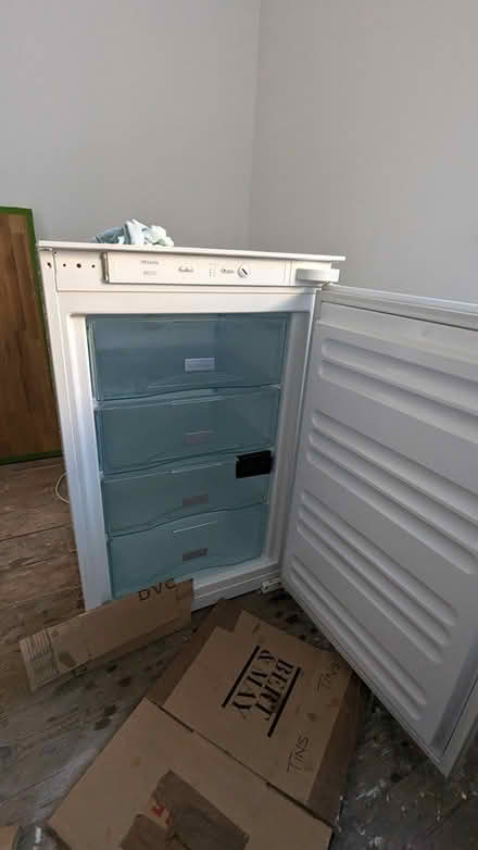 Photo of free Miele integrated fridge & freezer (Berkhamsted) #1