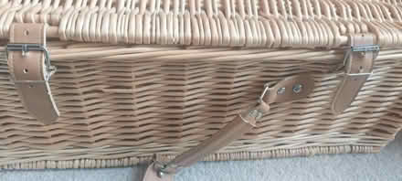 Photo of free Picnic hamper basket (west molesey KT8) #4