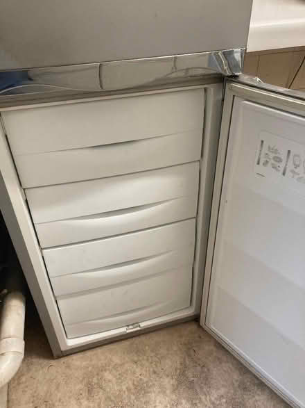 Photo of free Fridge freezer (Wandsworth Common SW12) #3