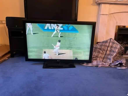 Photo of free LG 42" tv (Tring HP23) #1