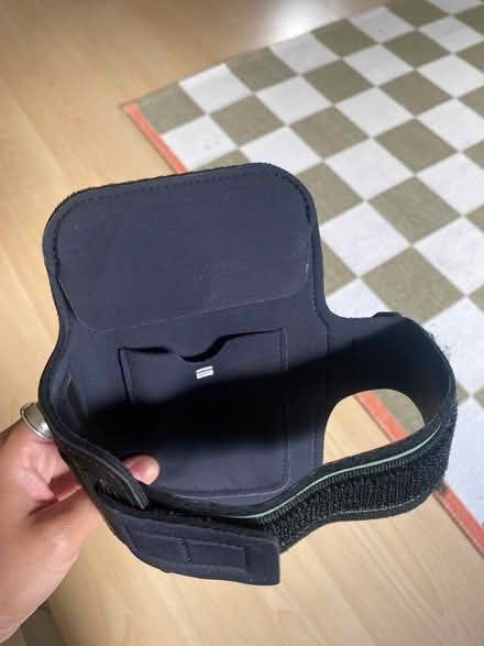 Photo of free Running arm band for phone (SE27) #3
