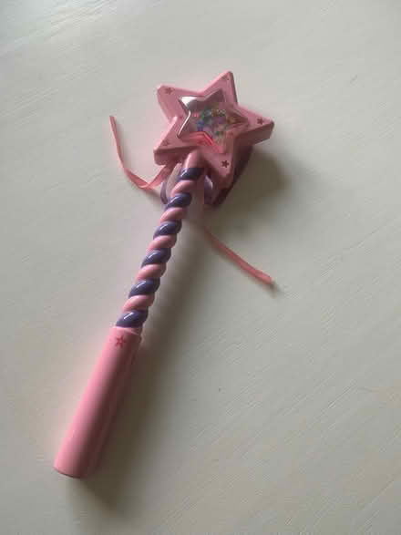 Photo of free Wand with sound and lights (Warwick CV346) #1
