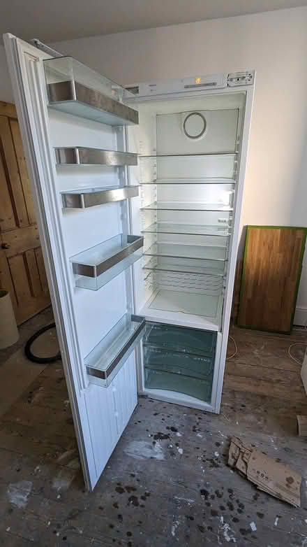 Photo of free Miele integrated fridge & freezer (Berkhamsted) #3