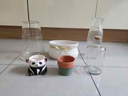 Photo of free Various sizes vase flower pots (Coventry CV4 area) #1