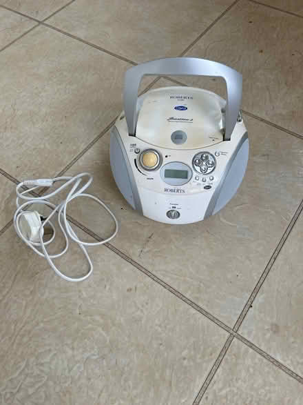 Photo of free Robert’s CD Radio MP3 (Penicuik EH26) #1