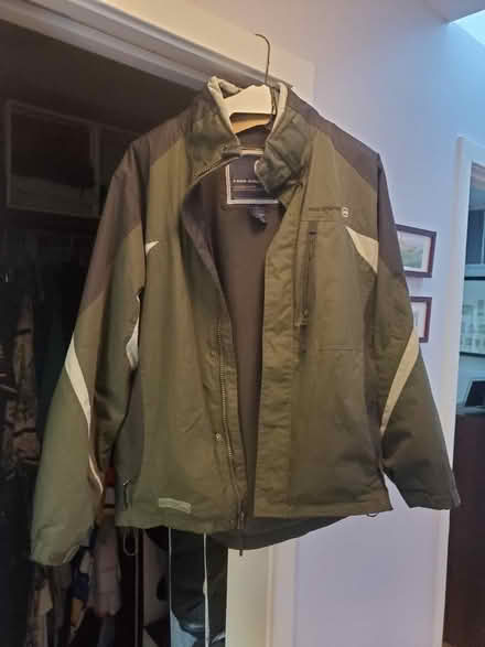 Photo of free Men's jacket, size M (20016) #1