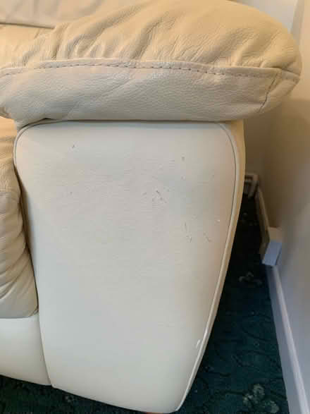 Photo of free Cream Leather Sofa Set (Chingford) #4