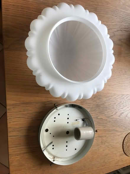 Photo of free Light fitting (SG6) #1