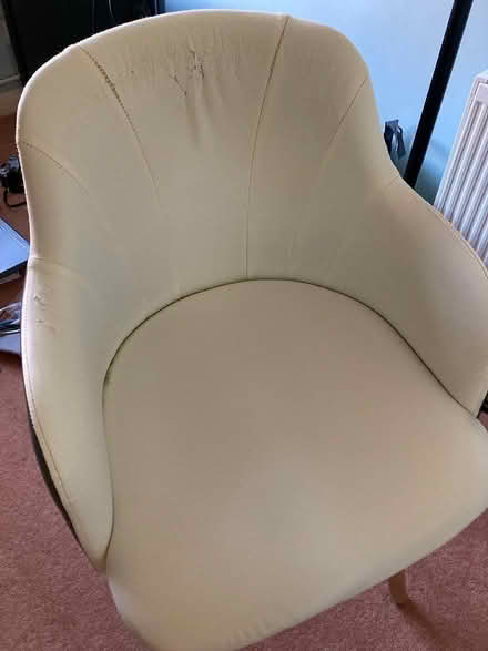 Photo of free Desk and chair (Ashtead KT21) #2