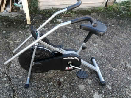 Photo of free Spot lights+ excersize bike (Denmead Waterlooville PO76) #2