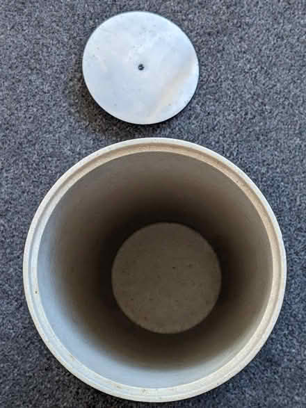 Photo of free Cylindrical container with lid (New Marston OX3) #4