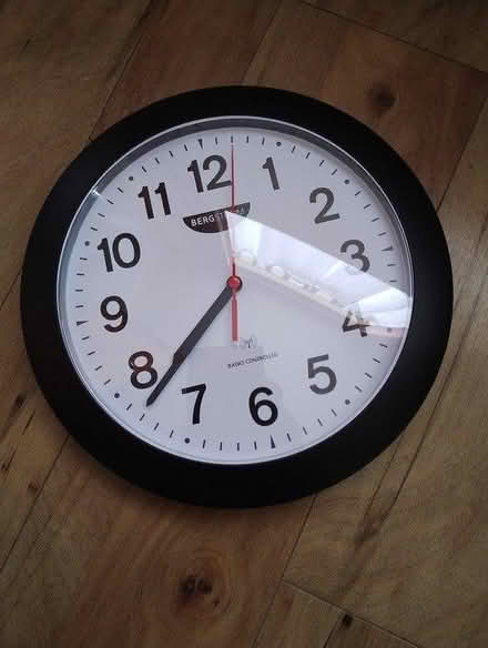 Photo of free Clock - not working properly (Ware SG12) #2