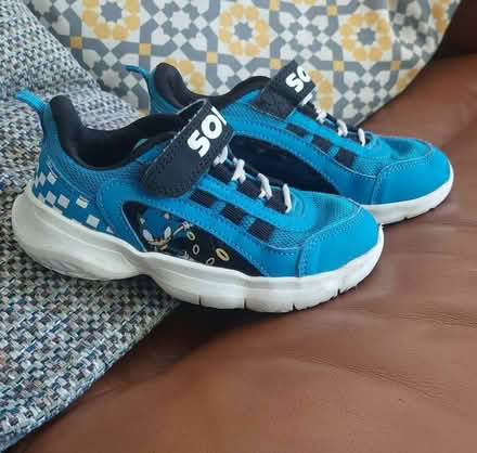 Photo of free Boys size 9 sonic trainers (B32) #2