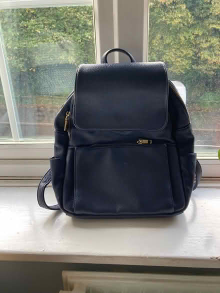 Photo of free Woman’s backpack (SE9) #1