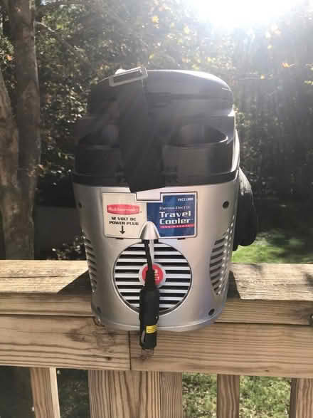 Photo of free Rubbermaid cooler/warmer (Huntingtown) #1