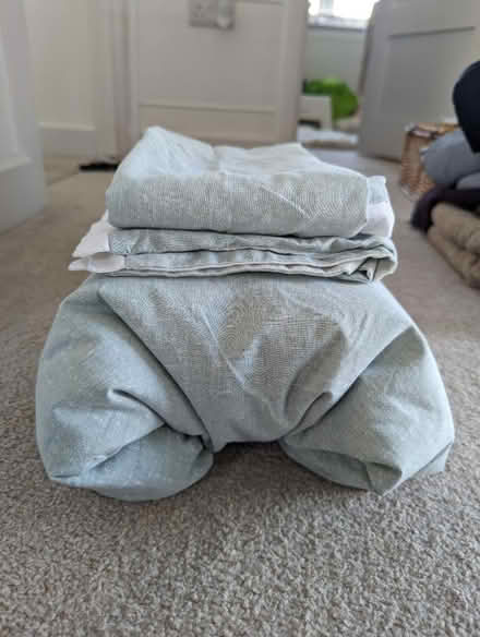 Photo of free King size duvet cover + pillowcases (BS7) #1