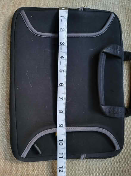 Photo of free neoprene e-tablet bag (Roxbury) #1