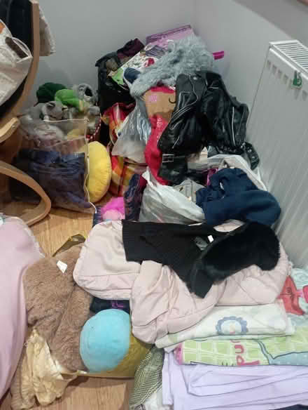 Photo of free Clothes and toys girl 9/11 yrs (High Barnet EN5) #1