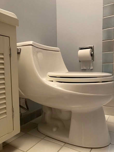 Photo of free Kohler Rosario toilet (San Anselmo, Winship area) #1