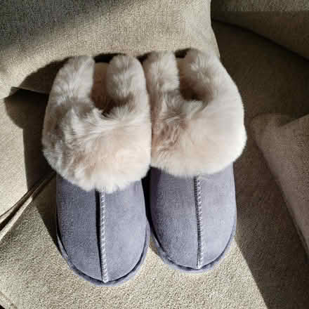 Photo of free Womens Slippers (Schaumburg & Barrington Rds) #1