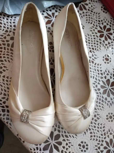 Photo of free White slip on shoes (Size 5) (Sands HP12) #1