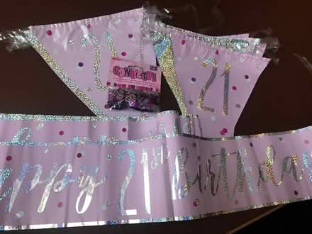 Photo of free 21st banners/confetti (Hayes BR2) #1