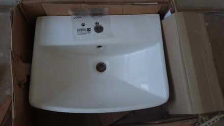 Photo of free New wash basin (Cefn Mawr LL14) #1