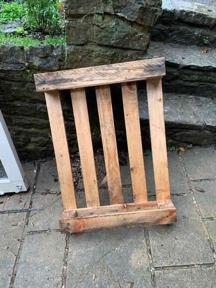 Photo of free Small wooden pallet (Withdean BN1) #1