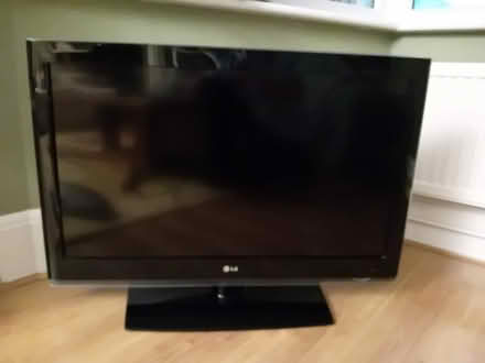 Photo of free lg 37" lcd tv (Maidstone ME15) #1