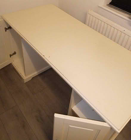 Photo of free white Table (Cheltenham) #1
