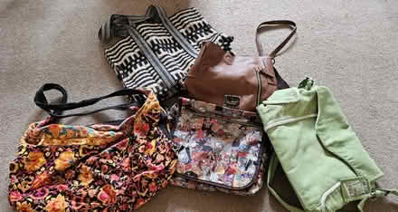 Photo of free Selection all-season bags (EN1) #1
