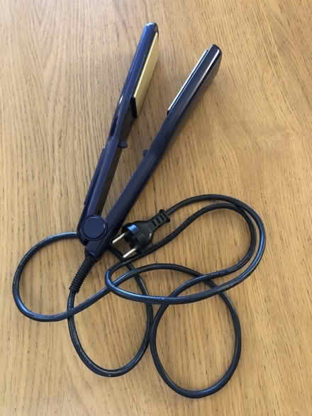 Photo of free Philips hair straightener (Dun Laoghaire, Dublin) #1