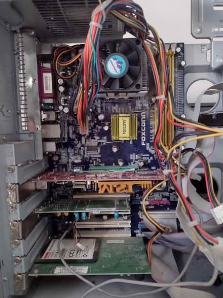 Photo of free Old computer and parts. Working. (Phippsville) #4