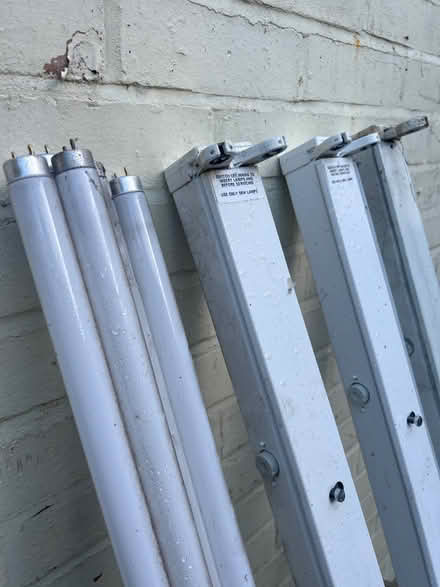 Photo of free Fluorescent Lighting (BA11) #1
