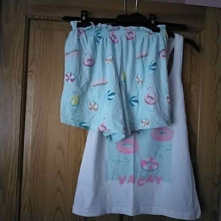 Photo of free george top & shorts calm & cosy (Marton Bank FY3) #3
