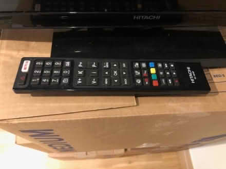 Photo of free TV (24inch) and Remote control (Wimbledon Village SW19) #2