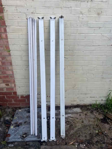 Photo of free Fluorescent Lighting (BA11) #2