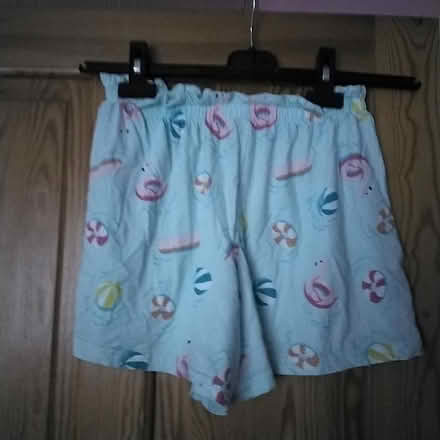 Photo of free george top & shorts calm & cosy (Marton Bank FY3) #1