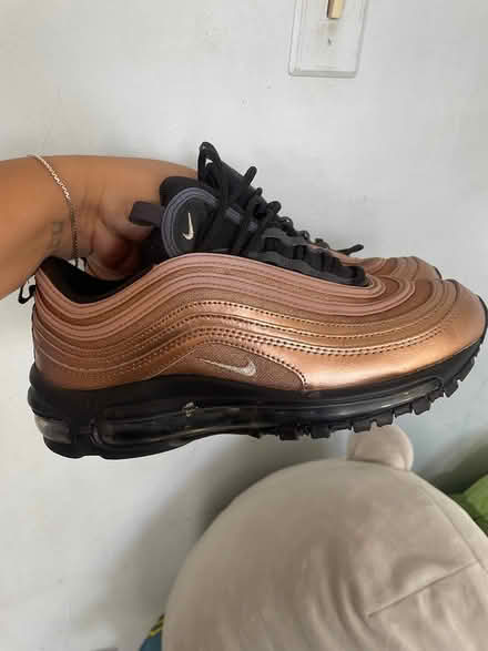 Photo of free Size 7 (fits small ) Nike sneakers (Don mills) #1