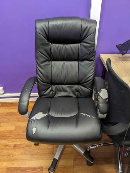 Photo of free Really comfy computer chair (2) (EC2A) #2