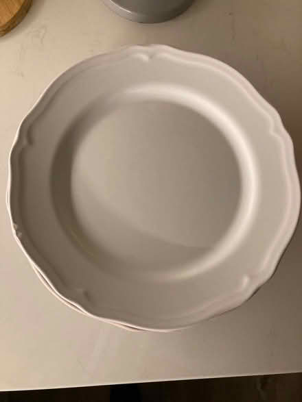 Photo of free 7 dinner plates (SW19) #1