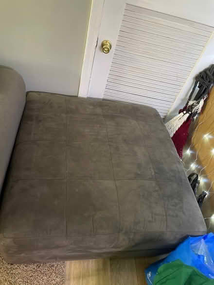 Photo of free ottomans (Suitland) #1